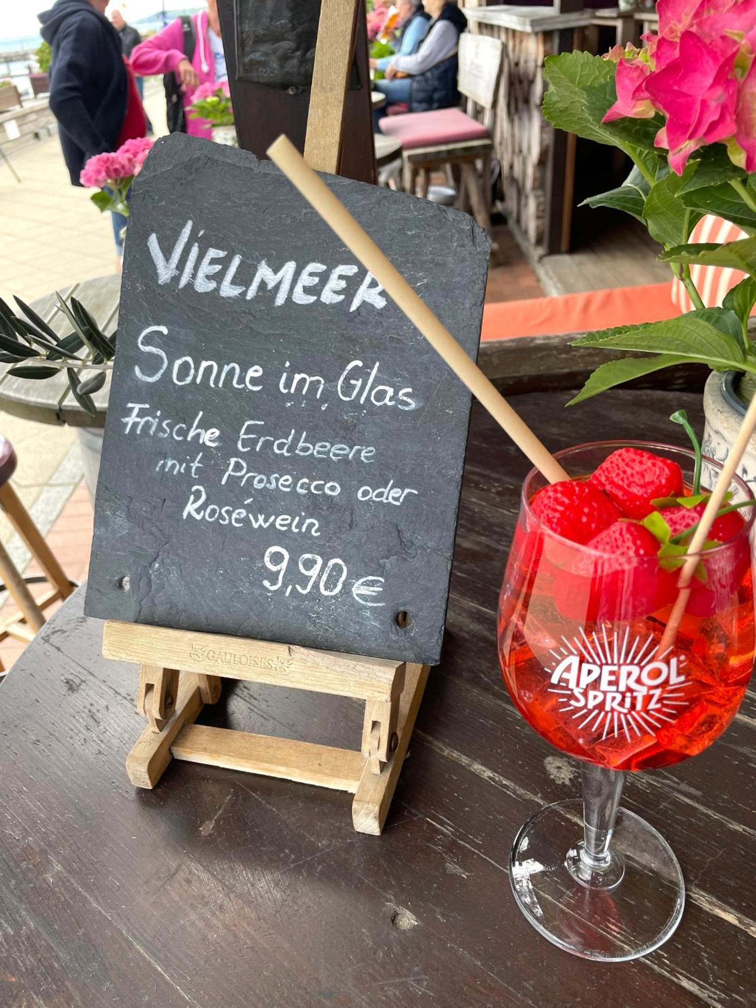 Ostseewind - In Der Strandstrasse-Fuehrt Zur Seebruecke Kuhlungsborn Bagian luar foto